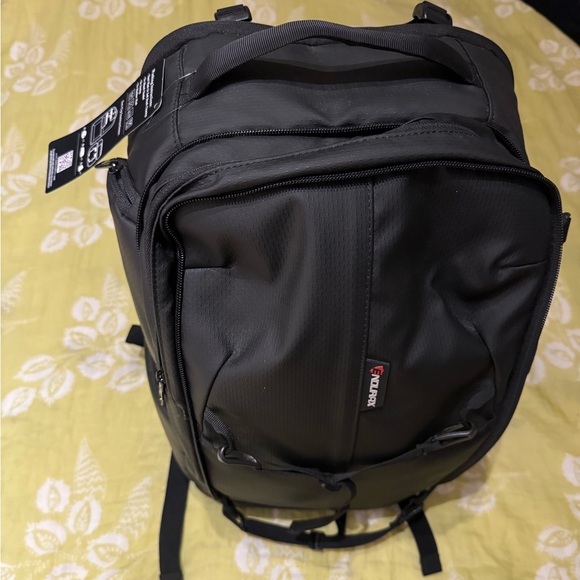 NIB Endurax Large Camera Backpack Waterproof Compatible Canon Nikon Photographer - Picture 3 of 10